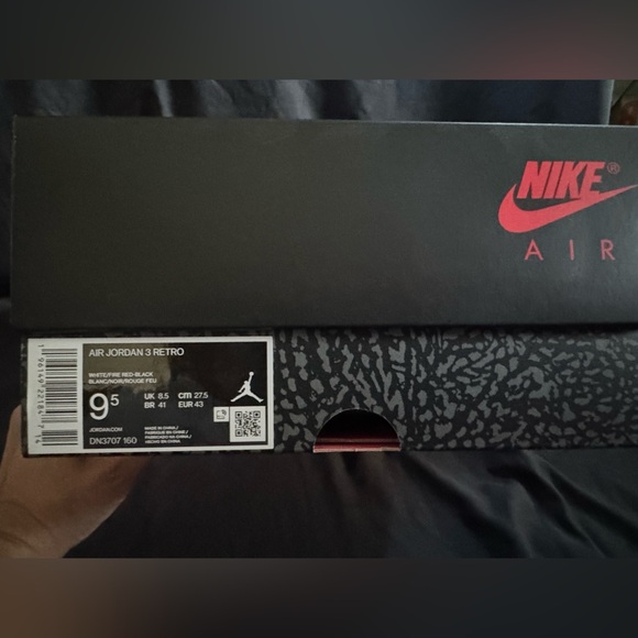 Air Jordan 3 Retro - Picture 6 of 7